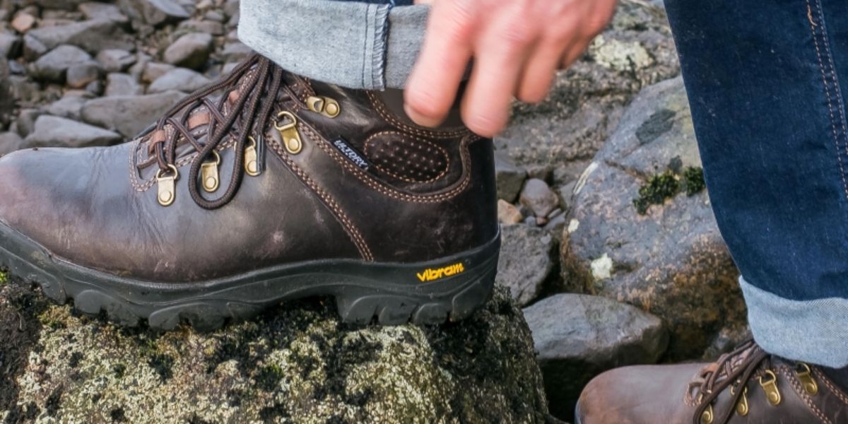 Hoggs of Fife Munro walking boot with vibram sole unit walking on rocks